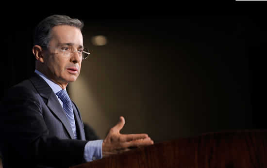 Álvaro Uribe Vélez estará en la Institución Universitaria Salazar y HerreraIUSH