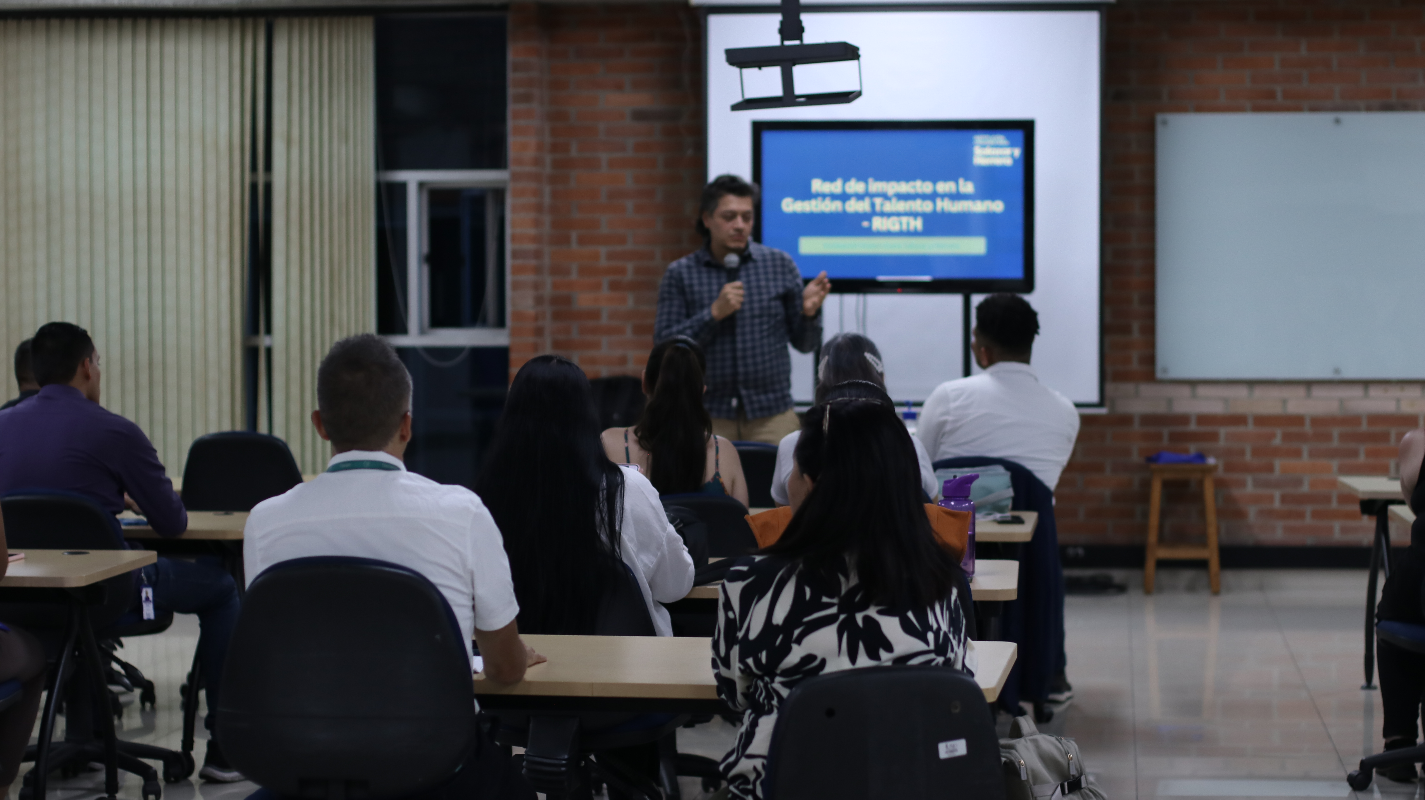 Lanzamiento de RIGHT: una red para fortalecer la gestión del talento humanoIUSH
