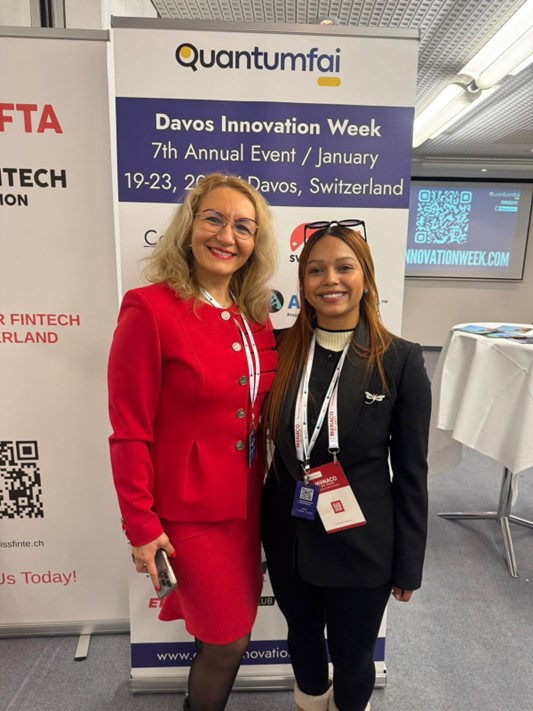 Laura Suárez Galeano egresada de Administración de empresas es orgullo Salazar y Herrera en el Foro Económico Mundial de Davos 2026IUSH