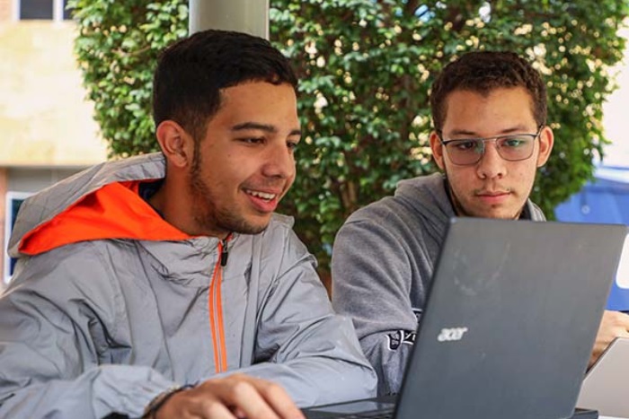 Nivelatorios en Habilidades Matemáticas y Competencias Comunicativas
